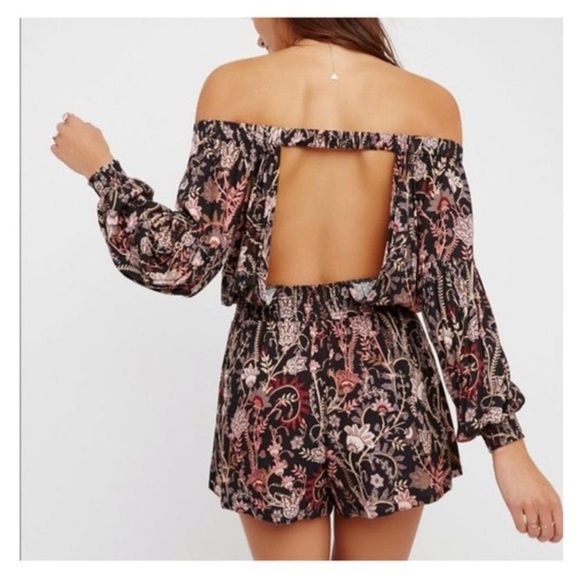 Free People Pretty and Free Black Floral Print Romper Cut Out Back Long Sleeve M - Picture 3 of 10